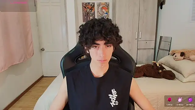 Nude Boy18 online show from April 2026 11:22:02 PM