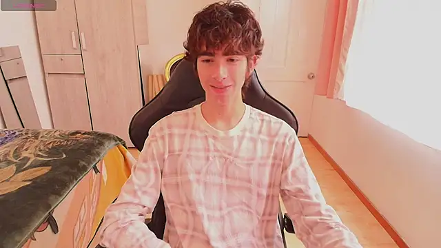Nude Boy18 online show from September 2025 03:23:02 PM