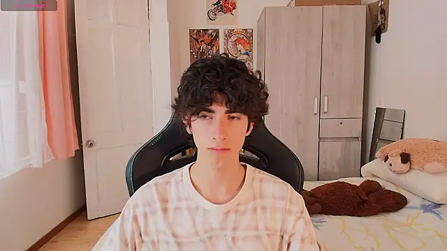 Nude Boy18 online show from March 2026 08:10:01 PM