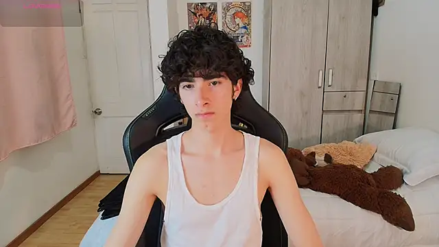 Nude Boy18 online show from May 2026 01:54:01 AM