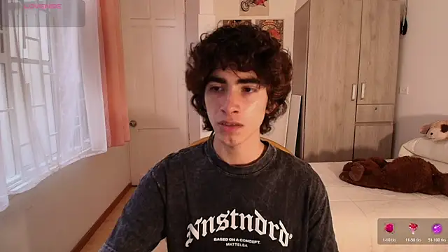 Nude Boy18 online show from November 2025 10:04:01 PM