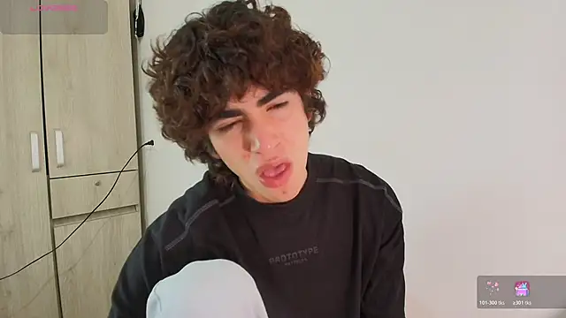 Nude Boy18 online show from November 2025 01:09:02 AM