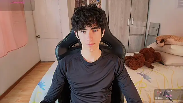 Nude Boy18 online show from May 2026 10:26:01 PM