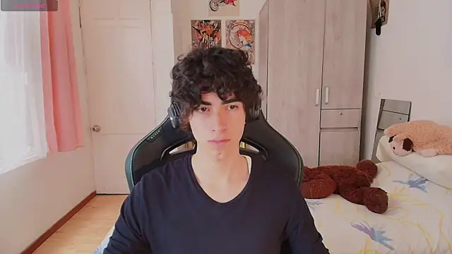 Nude Boy18 online show from March 2026 06:06:02 PM