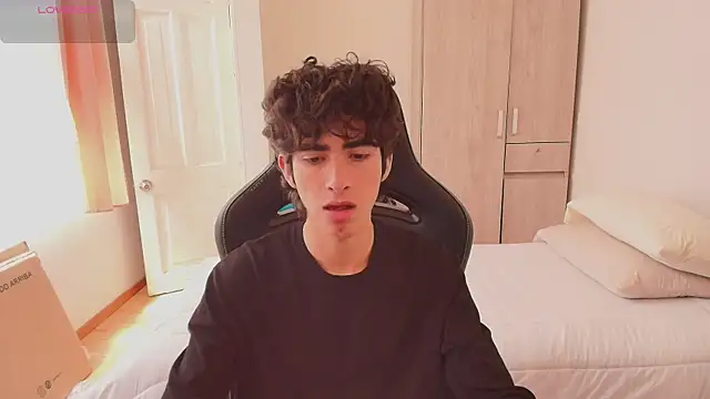 Nude Boy18 online show from June 2026 06:23:02 PM