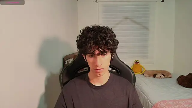 Nude Boy18 online show from June 2026 03:28:01 AM