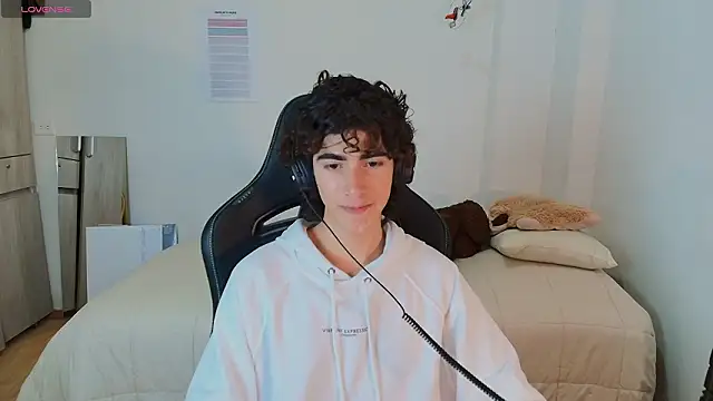 Nude Boy18 online show from February 2026 01:06:02 AM