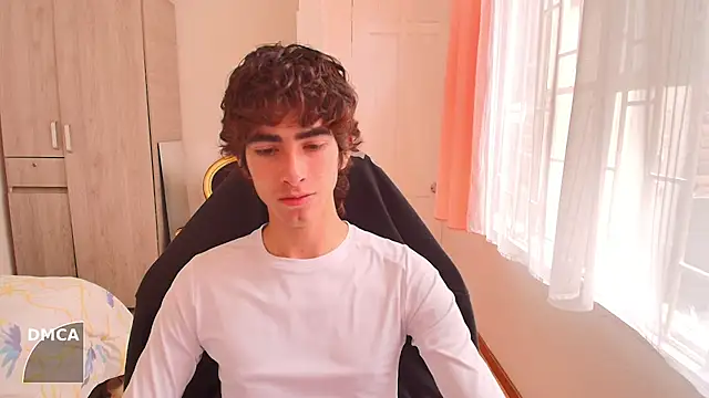 Nude Boy18 online show from September 2025 03:18:02 PM