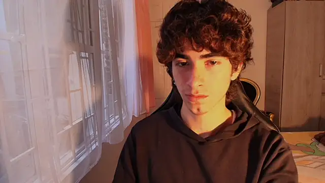 Nude Boy18 online show from October 2025 09:37:01 PM
