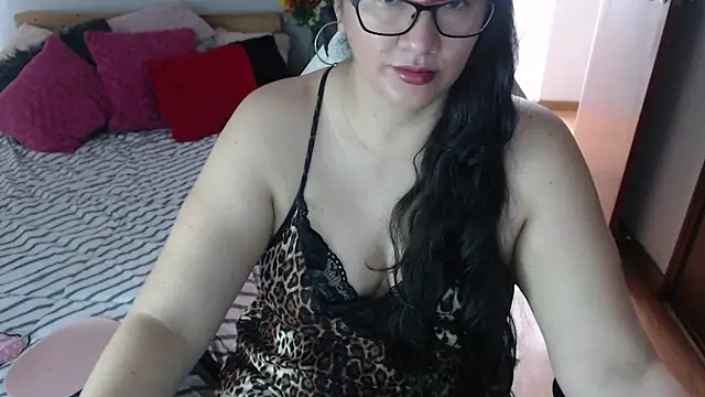 Aisha manzur online show from February 2026 06:51:01 PM