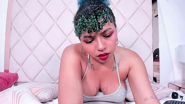 Snapshot of momo_ayasse chatting on October 2025 09:38:01 PM momo ayasse online show from October 2025 09:38:01 PM