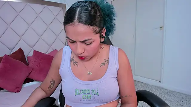 Snapshot of momo_ayasse chatting on December 2025 10:00:02 PM momo ayasse online show from December 2025 10:00:02 PM