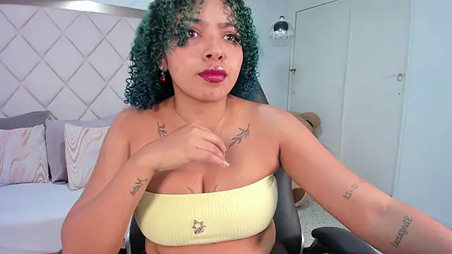 Snapshot of momo_ayasse chatting on November 2025 09:48:01 PM momo ayasse online show from November 2025 09:48:01 PM