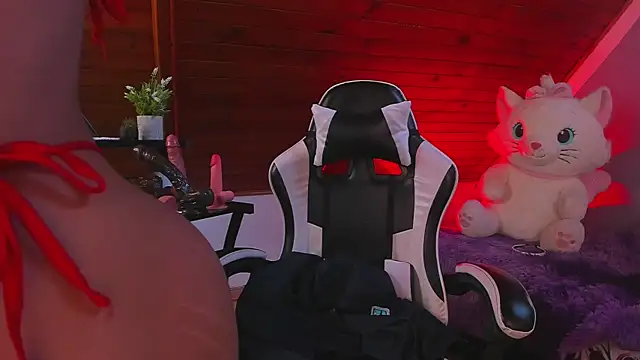 yumi hanna online show from November 2025 09:26:02 PM