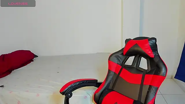 yumi hanna online show from March 2026 03:01:01 AM