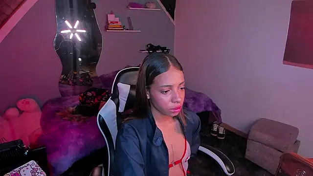 yumi hanna online show from December 2025 02:32:02 AM