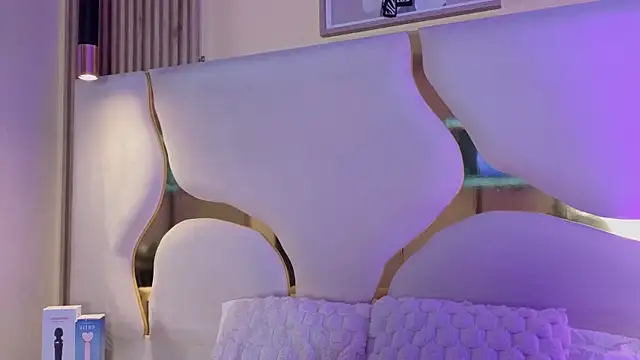 SofiJones  online show from April 2026 08:10:02 PM