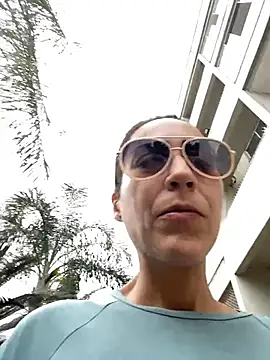lucioliveira online show from May 2026 12:46:02 PM