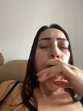 lucioliveira online show from April 2026 01:52:02 PM