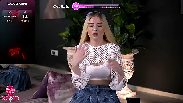 SerenaNoir online show from October 2025 02:13:02 AM