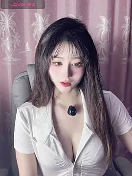 annacc999 online show from October 2025 03:24:02 PM