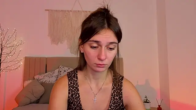 Little mia   online show from November 2025 09:59:02 PM