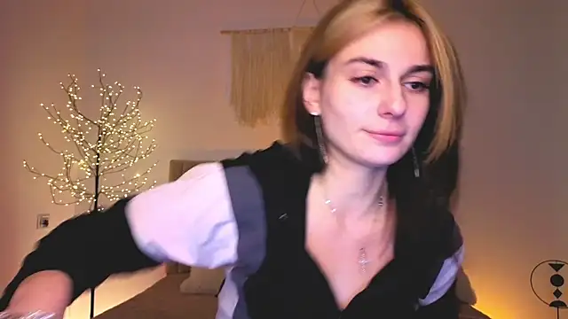 Little mia   online show from March 2026 10:21:01 PM