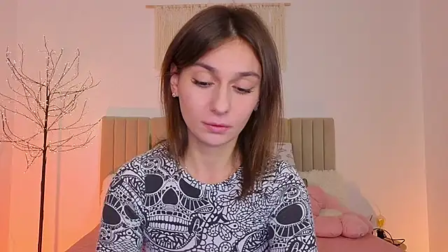 Little mia   online show from November 2025 09:08:01 PM