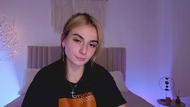 Little mia   online show from March 2026 11:23:02 PM