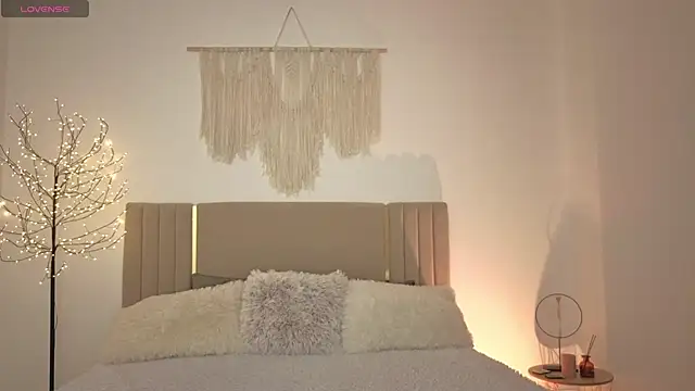 Little mia   online show from April 2026 09:32:02 PM