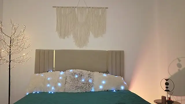 Little mia   online show from April 2026 10:18:02 PM