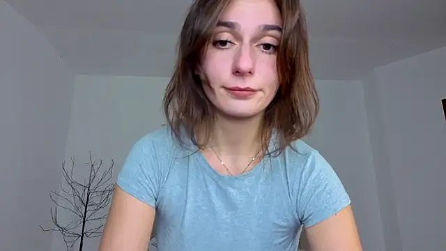 Little mia   online show from November 2025 09:48:01 PM