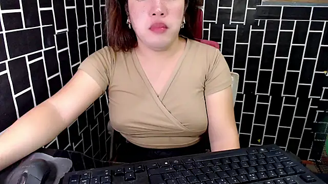 xUrDreamSlutWhore online show from September 2025 04:05:01 PM