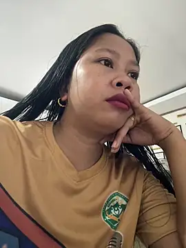 Snapshot of Pilipinalyn23 chatting on November 2025 11:37:02 PM Pilipinalyn23 online show from November 2025 11:37:02 PM