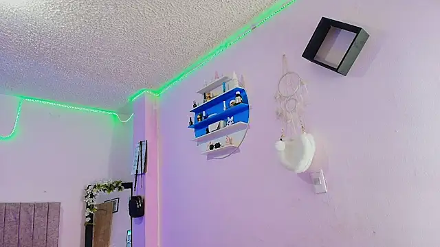 MiSofialeal online show from March 2026 07:23:02 PM