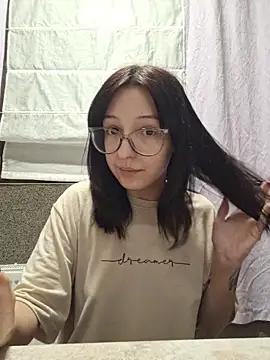 AllexyAle online show from April 2026 09:39:01 PM