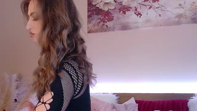 Snapshot of Sienna_Voss chatting on June 2026 08:24:02 PM Sienna Voss online show from June 2026 08:24:02 PM