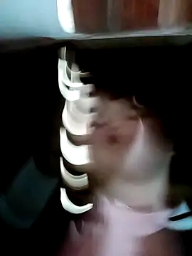 XoiXoi232 online show from November 2025 01:48:02 AM