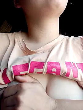 XoiXoi232 online show from April 2026 01:23:01 AM