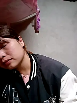 XoiXoi232 online show from October 2025 11:55:01 AM