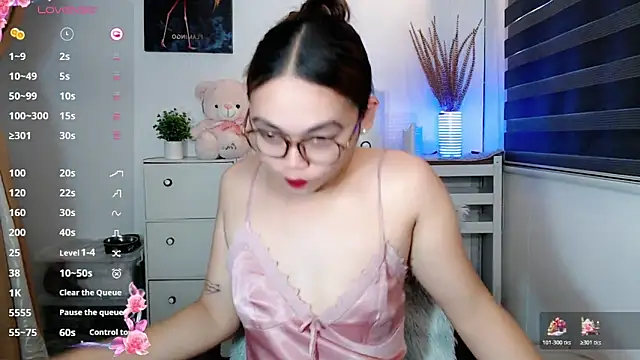 Snapshot of _Jenniyah_ chatting on December 2025 04:46:02 AM Jenniyah online show from December 2025 04:46:02 AM