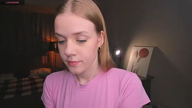 Snapshot of OdellaFrake chatting on October 2025 08:19:02 PM OdellaFrake online show from October 2025 08:19:02 PM