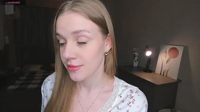 Snapshot of OdellaFrake chatting on November 2025 07:14:01 PM OdellaFrake online show from November 2025 07:14:01 PM