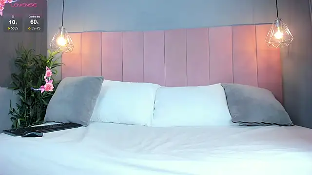 Cloe Black online show from October 2025 05:06:01 AM