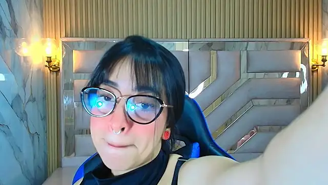 zoe r  online show from November 2025 03:11:01 AM