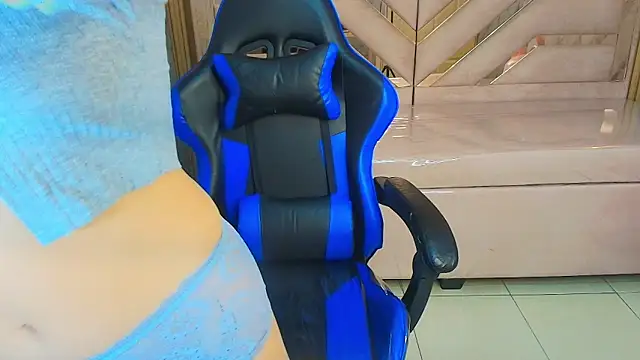 zoe r  online show from November 2025 03:40:01 AM