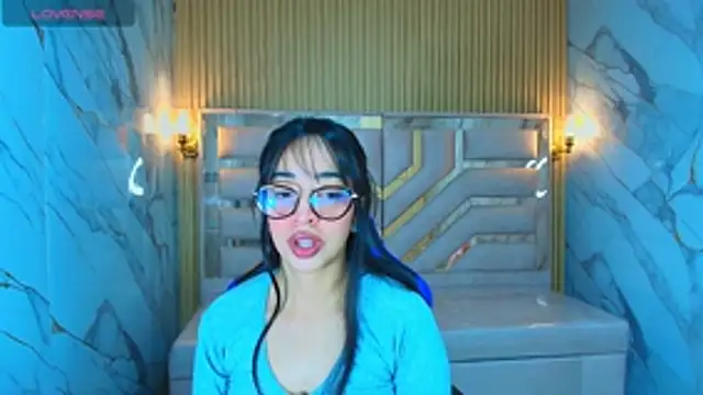 zoe r  online show from December 2025 03:24:02 AM