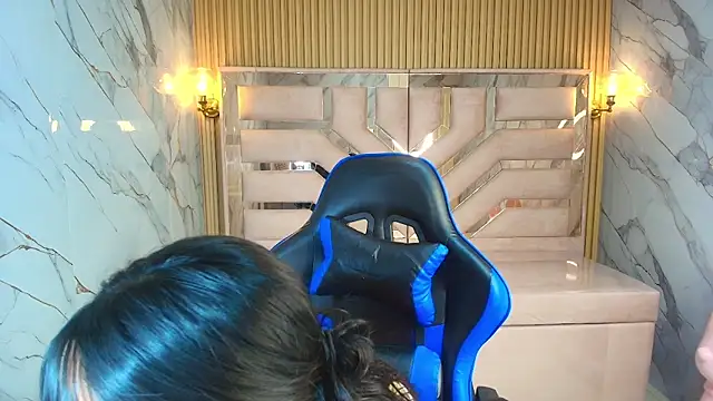 zoe r  online show from November 2025 03:17:02 AM