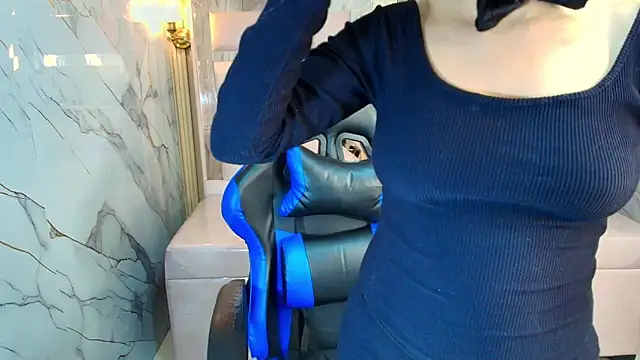 zoe r  online show from October 2025 03:27:02 AM