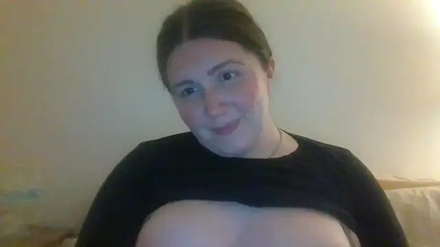 Snapshot of CherryJuneExperience chatting on December 2025 01:11:01 AM CherryJuneExperience online show from December 2025 01:11:01 AM